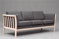 Herlufsholm sofaen, Tre pers. tremmesofa model Karrebæksminde