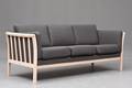 Herlufsholm sofaen, Tre pers. tremmesofa model Karrebæksminde