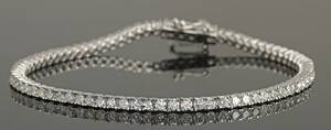 Tennisbracelet with brilliant cut diamonds 3.90ct