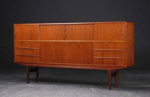 Skænk af teak, 1950erne, dansk møbeldesign