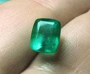 Uindfattet smaragd. Ca. 2.19 ct