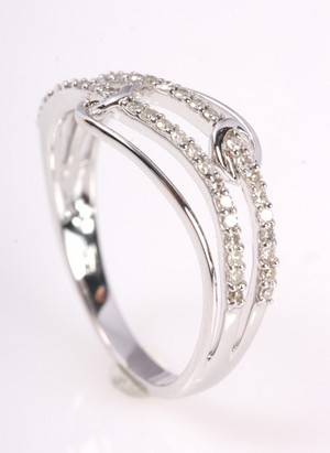 Brillantring, 9 kt. guld, ca. 0,21 ct.