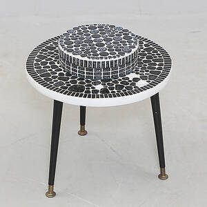 BORD och LOCKASK, mosaik, 1900-tal.