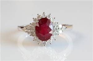 Rubin- og brillantring