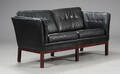 Skippers Furniture. To-pers. sofa, sort læder