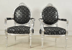 Ett par karmstolar i gustaviansk stil 2