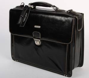 Apples. Skuldertaske i sort læder.