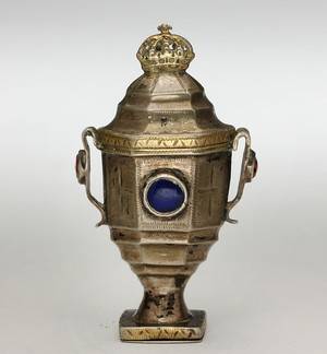 Vaseformet hovedvandsæg af sølv, 1800-tallet