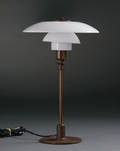 Poul Henningsen 1894-1967. PH 32 bordlampe.