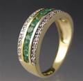 Smaragd - og diamantring.