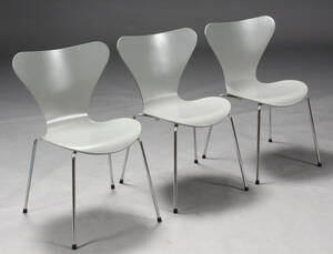 Arne Jacobsen. Tre stole model 3107 3 