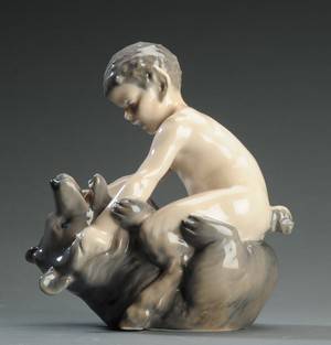 Royal Copenhagen. Figur af porcelæn