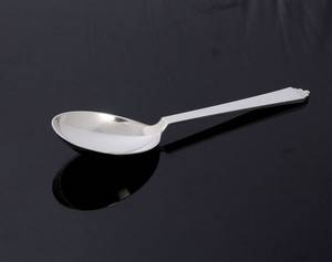 Harald Nielsen for Georg Jensen. `Pyramide´ serveringsske af sterlingsølv