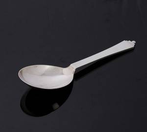 Harald Nielsen for Georg Jensen. `Pyramide´ serveringsske af sterlingsølv