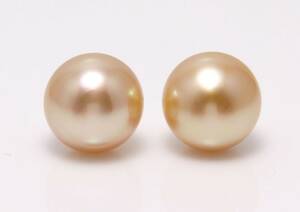 South Sea pearl earrings in 18k gold