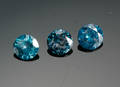 Tre uindfattede blå diamanter, ca. 1.68 ct.