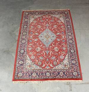 Persisk tæppe. 211 x 134 cm. 