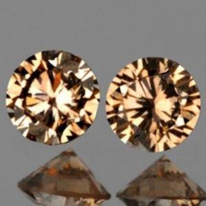 Par uindfattede diamanter. I alt ca. 0.07 ct