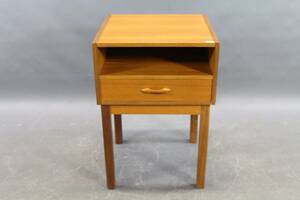 Sängbord i teak