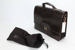 Still Leather Goods. Business taske i Tanfarvet læder