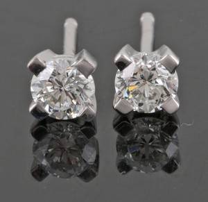 Earrings in 14k set with brilliant cut diamonds 0.50 ct 
