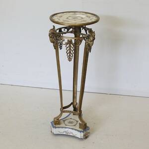 Piedestal Empirestil