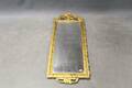 Spegel med förgylld träram 