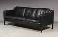 Stouby. Tre-pers. sofa, sort læder