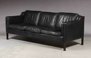 Stouby. Tre-pers. sofa, sort læder