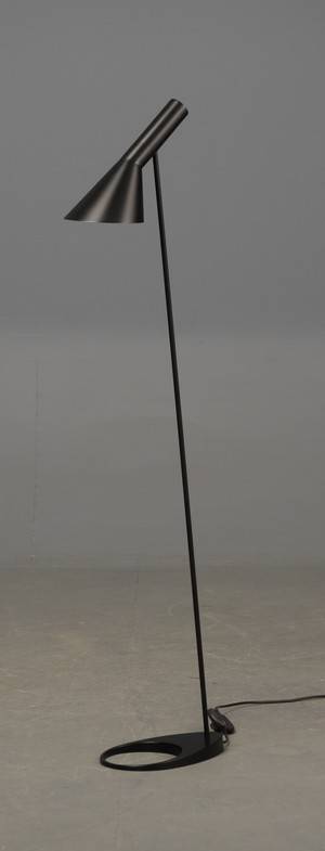 Gulv-  standerlampe, Louis Poulsen, AJ-standerlampe af Arne Jacobsen.