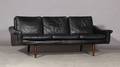 Tre-pers. sofa, sort læder, dansk møbelproducent