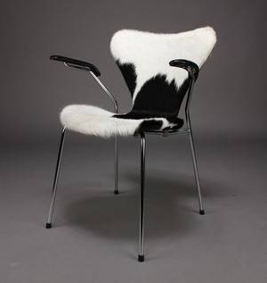 Arne Jacobsen, 7er armstol, model 3207, koskind 