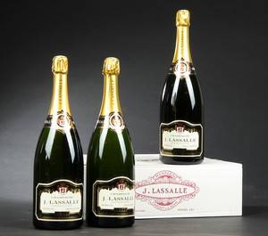 Champagne. 3 fl. magnum Champagne Brut cuvée Preference. 3