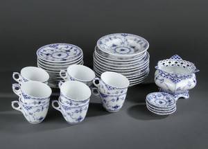 Musselmalet Halv- og Helblonde service, porcelæn. Kgl.P. 37