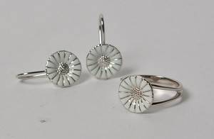 Georg Jensen - Daisy - Marguerit smykkesæt - Ring samt ørehængere 2