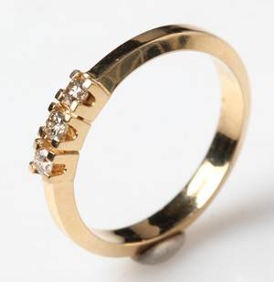 Alliancering m diamanter, 14 kt guld, ca. 0.18 ct.