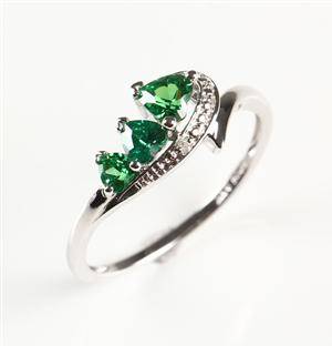 Ring af sterlingsølv med diamant 