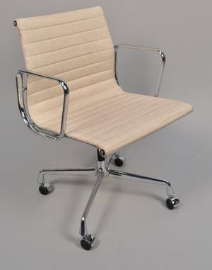 Charles Eames. Kontorstol, model EA-108 