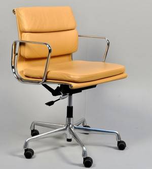 Charles Eames. Soft Pad kontorstol, Model EA-217 