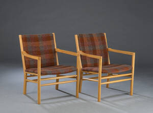 Erik Ole Jørgensen. To lænestole af bøgetræ, model J147 2 