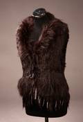 Strikket vest af kanin og raccoon. Str. i tekst. Farve Dark Brown