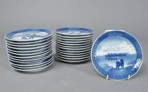 Kgl. P. - diverse juleplatter i porcelæn. 25