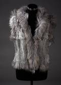 Vest af kanin og raccoon. Farve Grey. Se størrelse i tekst.
