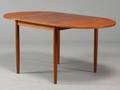 Dansk møbelproducent. Spisebord af teak.