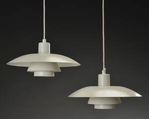 Poul Henningsen. To PH4 pendler af hvidlakeret metal 2