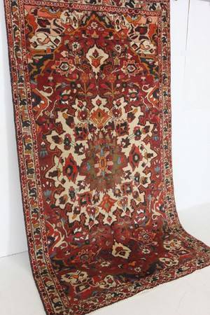 Bakhtiar. Persisk håndknyttet tæppe, 298x160 cm.