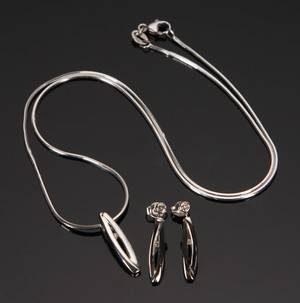 Smykkesæt i 9 kt hvidguld med diamanter