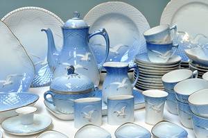 Bing  Grøndahl. Mågestel, middags- og kaffeservice af porcelæn68