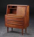 Skænk af teak, 1950erne, dansk møbelproducent