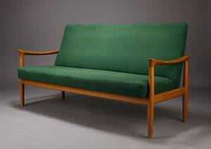 Fritz Hansen. Tre-pers. sofa, egetræ, grønt uld